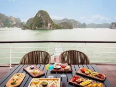 du thuyền Ambassaador Cruise