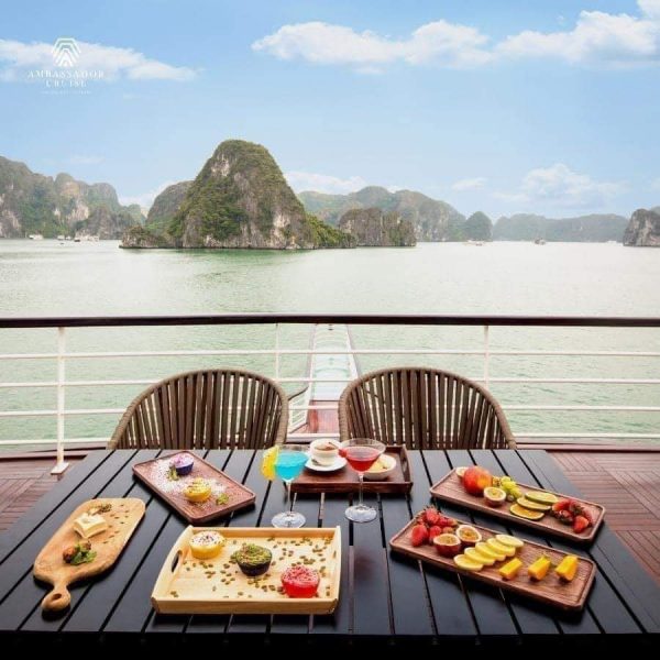 du thuyền Ambassaador Cruise