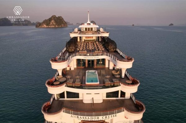 du thuyền Ambassaador Cruise